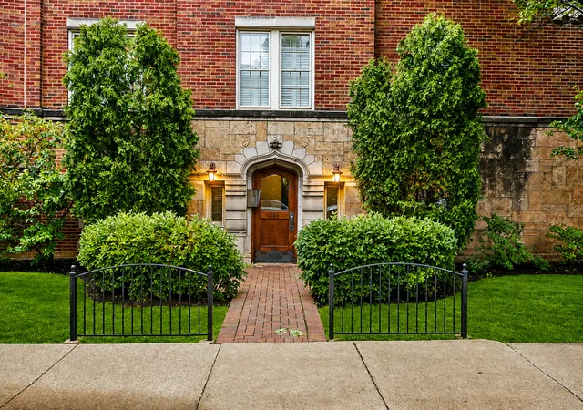 Photo 1 of Condo for sale at 344 S Maple Ave #2B, Oak Park, IL 60302 | MLS# 12774636 | Listing updated on 2026-10-07