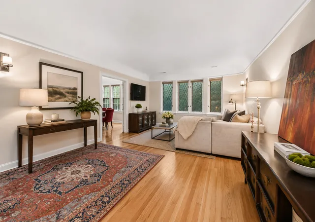 Photo 2 of Condo for sale at 344 S Maple Ave #2B, Oak Park, IL 60302 | MLS# 12774636 | Listing updated on 2026-10-07