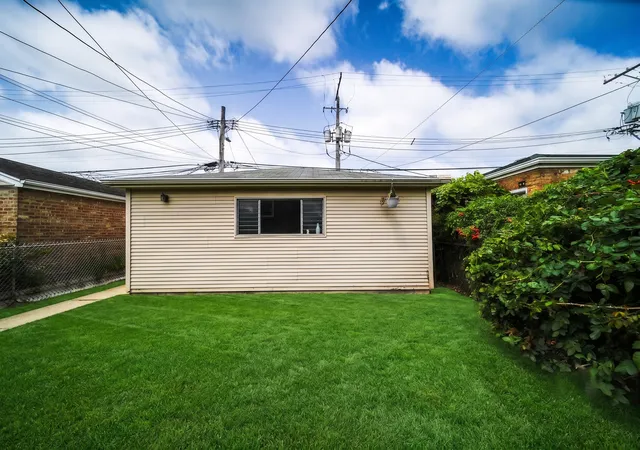 Photo 4 of Single family home for sale at 3230 N Neva Ave, Chicago, IL 60634 | MLS# 12774644 | Listing updated on 2026-10-07