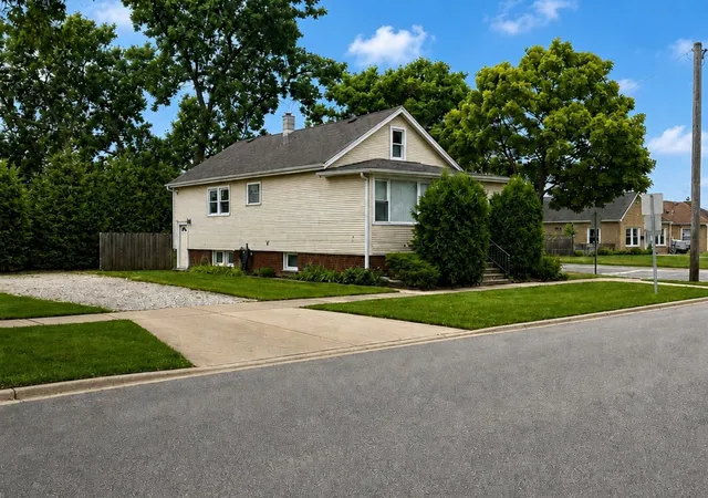 Photo 2 of Single family home for sale at 4326 Wesley Ter, Schiller Park, IL 60176 | MLS# 12774646 | Listing updated on 2026-10-07