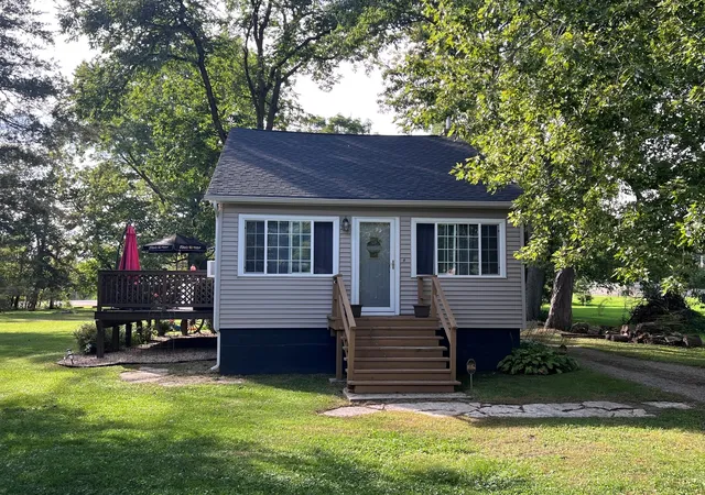 Photo 1 of Single family home for sale at 1701 W Low Ave, Mc Henry, IL 60050 | MLS# 12774651 | Listing updated on 2026-10-07