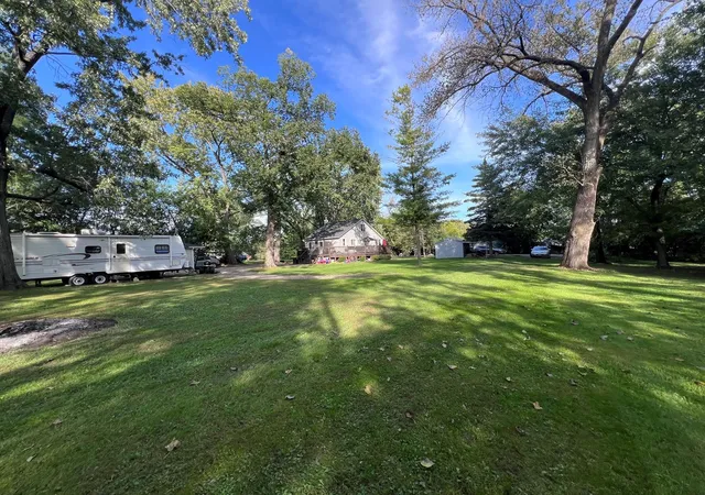 Photo 4 of Single family home for sale at 1701 W Low Ave, Mc Henry, IL 60050 | MLS# 12774651 | Listing updated on 2026-10-07