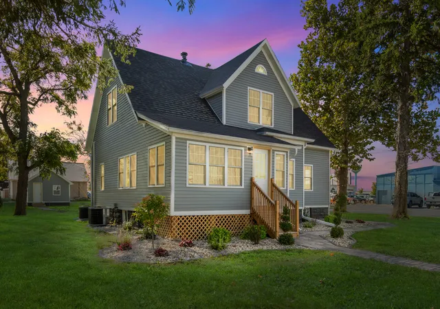 Photo 2 of Multi family home for sale at 421 W Mazon Ave, Dwight, IL 60420 | MLS# 12774654 | Listing updated on 2026-10-15