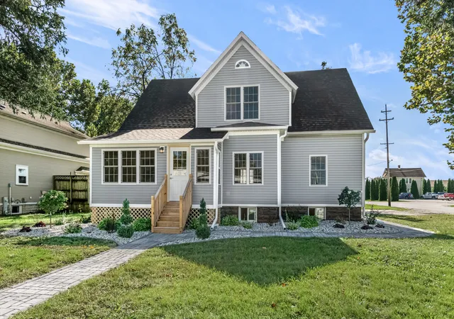 Photo 4 of Multi family home for sale at 421 W Mazon Ave, Dwight, IL 60420 | MLS# 12774654 | Listing updated on 2026-10-15