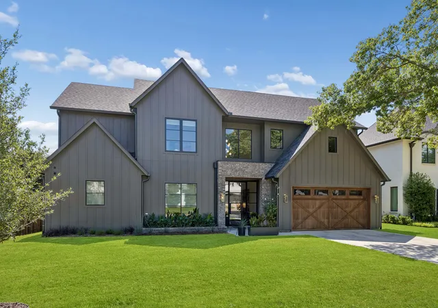 Photo 1 of Single family home for sale at 4046 Clover Ln, Dallas, TX 75220 | MLS# 12774666 | Listing updated on 2026-10-07