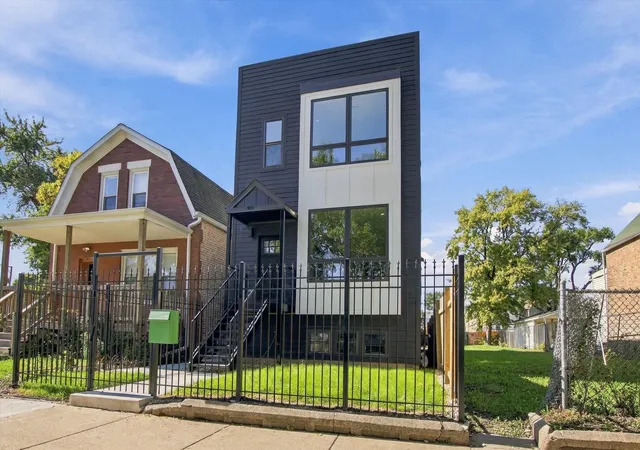 Single family home for sale at 904 N Trumbull Ave, Chicago, IL 60651 | MLS# 12774673