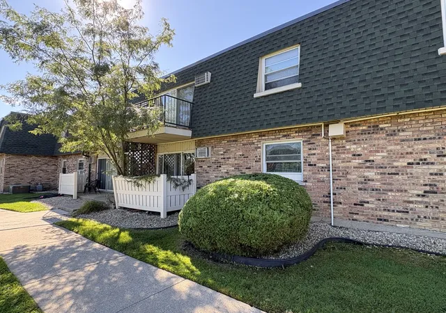 Photo 1 of Condo for sale at 8431 W 99th Terrace #206, Palos Hills, IL 60465 | MLS# 12774674 | Listing updated on 2026-10-21