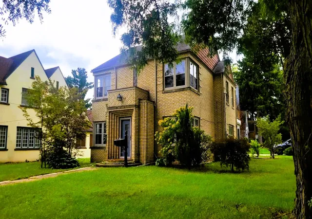Photo 1 of Single family home for sale at 1351 W Lincoln Blvd, Freeport, IL 61032 | MLS# 12774678 | Listing updated on 2026-10-07