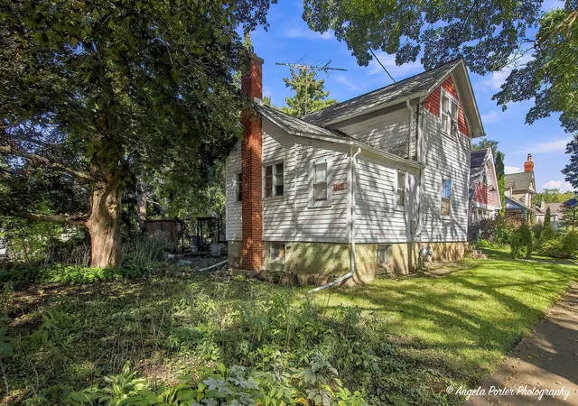 Photo 3 of Single family home for sale at 203 N Plum Grv Rd, Palatine, IL 60067 | MLS# 12774680 | Listing updated on 2026-10-07