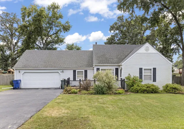 Photo 1 of Single family home for sale at 136 Ash St, New Lenox, IL 60451 | MLS# 12774687 | Listing updated on 2026-10-04