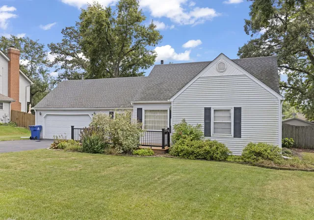 Photo 2 of Single family home for sale at 136 Ash St, New Lenox, IL 60451 | MLS# 12774687 | Listing updated on 2026-10-04