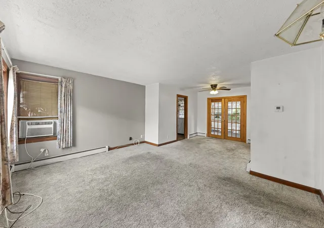 Photo 3 of Single family home for sale at 136 Ash St, New Lenox, IL 60451 | MLS# 12774687 | Listing updated on 2026-10-04