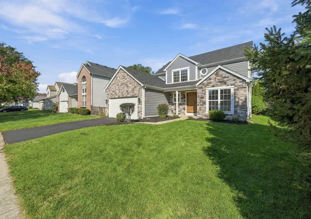 Photo 2 of Single family home for sale at 1818 W Pebblestone Dr, Romeoville, IL 60446 | MLS# 12774688 | Listing updated on 2026-10-07