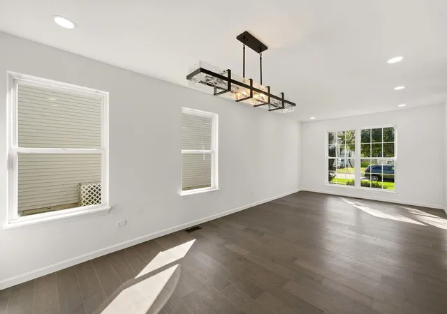 Photo 4 of Single family home for sale at 1818 W Pebblestone Dr, Romeoville, IL 60446 | MLS# 12774688 | Listing updated on 2026-10-07