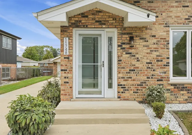 Photo 4 of Single family home for sale at 11748 S Laporte Ave, Alsip, IL 60803 | MLS# 12774689 | Listing updated on 2026-10-07