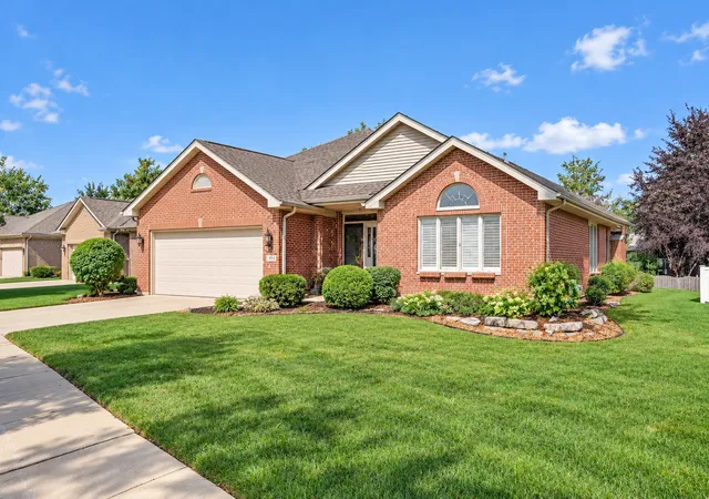 Single family home for sale at 1540 Hillcrest Ln, Woodridge, IL 60517 | MLS# 12774702