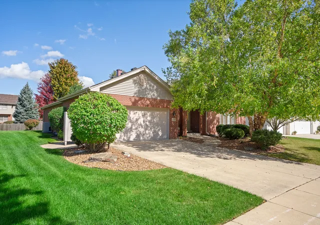Photo 1 of Single family home for sale at 1540 Hillcrest Ln, Woodridge, IL 60517 | MLS# 12774702 | Listing updated on 2026-10-27