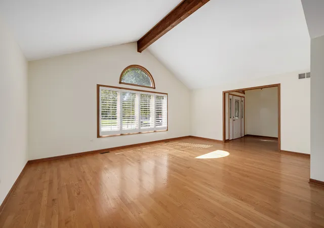 Photo 3 of Single family home for sale at 1540 Hillcrest Ln, Woodridge, IL 60517 | MLS# 12774702 | Listing updated on 2026-10-27