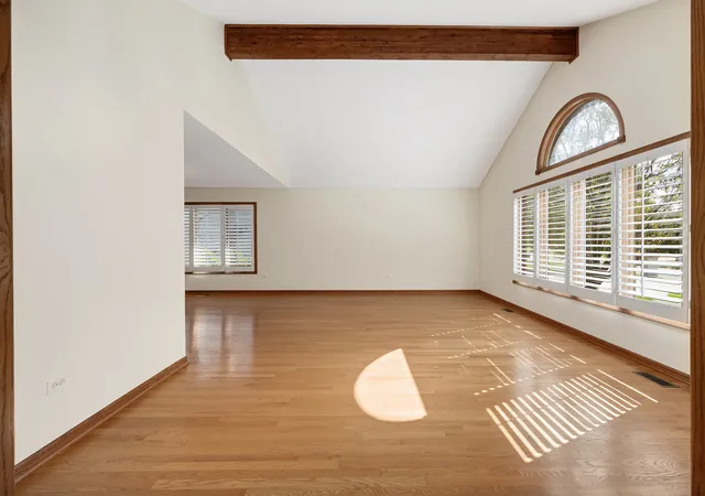 Photo 4 of Single family home for sale at 1540 Hillcrest Ln, Woodridge, IL 60517 | MLS# 12774702 | Listing updated on 2026-10-27