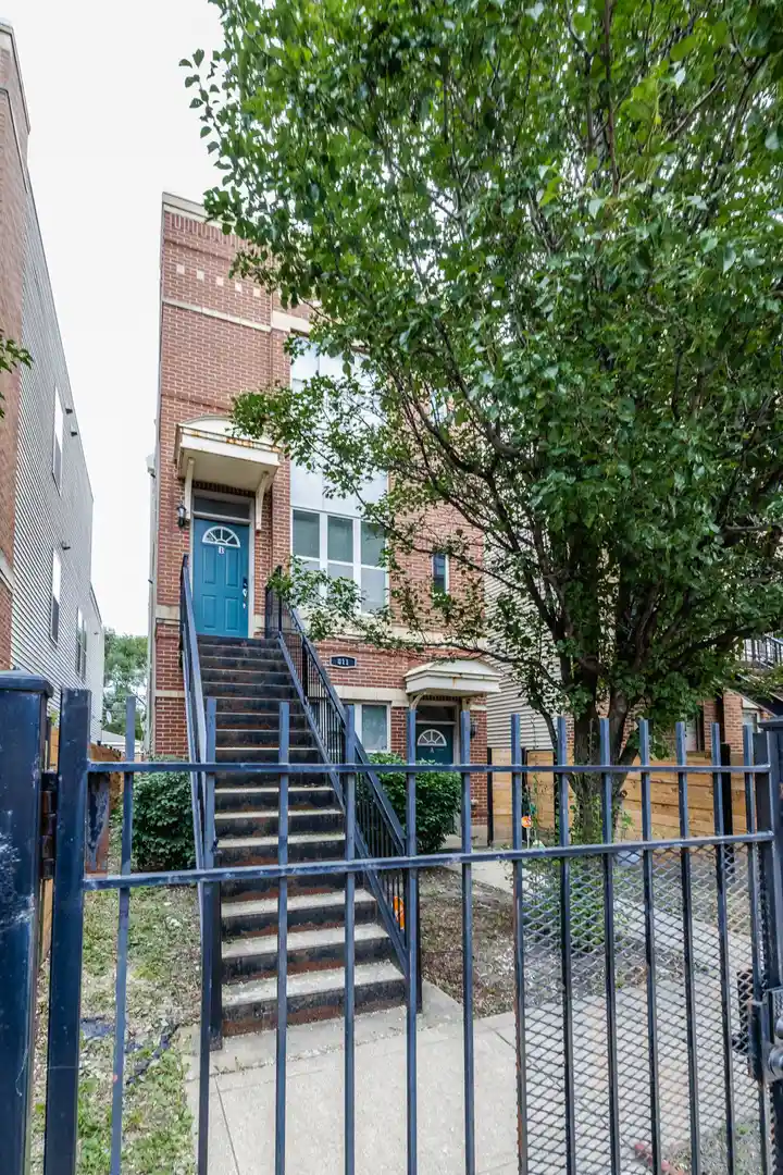 Listing Photo 1 - Condo for sale in 811 S Kedzie Ave located at 811 S Kedzie Ave, Chicago, IL 60612 - Unit 811 S Kedzie Ave