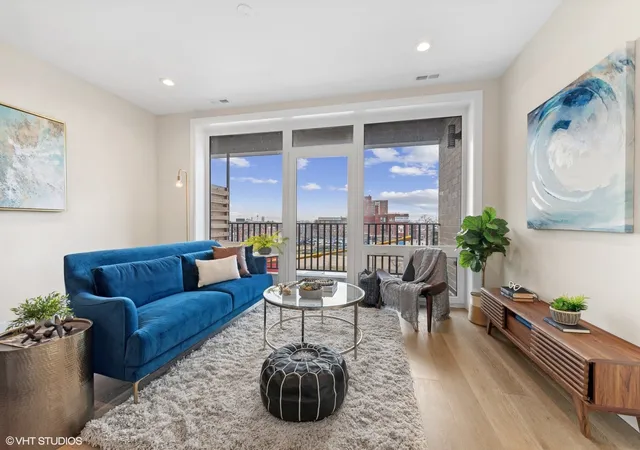 Listing Photo 5 - Condo for sale in building located at 2342 W Adams St, Chicago, IL 60612 - Unit #402