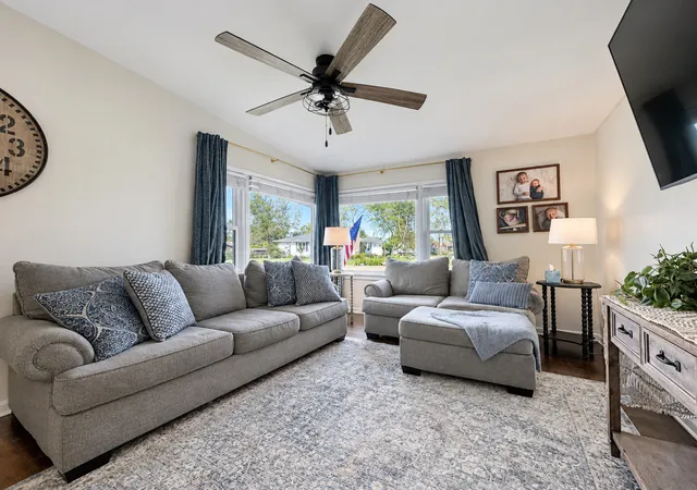Photo 3 of Single family home for sale at 413 Hillside Ave, Ottawa, IL 61350 | MLS# 12774743 | Listing updated on 2026-10-05