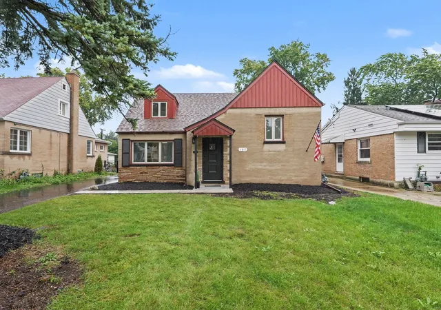 Single family home for sale at 107 S Hi Lusi Ave, Mount Prospect, IL 60056 | MLS# 12774744
