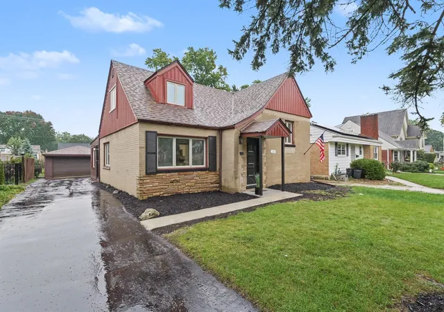 Photo 1 of Single family home for sale at 107 S Hi Lusi Ave, Mount Prospect, IL 60056 | MLS# 12774744 | Listing updated on 2026-10-02