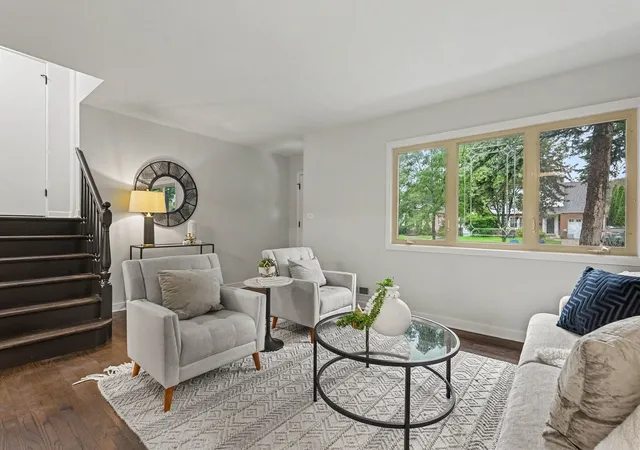 Photo 4 of Single family home for sale at 107 S Hi Lusi Ave, Mount Prospect, IL 60056 | MLS# 12774744 | Listing updated on 2026-10-02