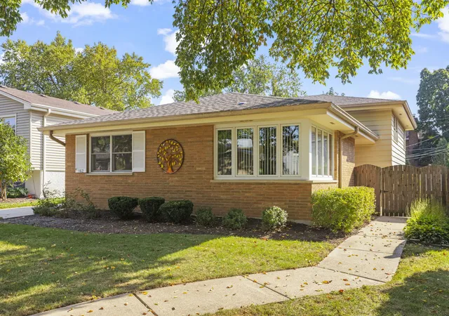 Single family home for sale at 162 E Jackson St, Elmhurst, IL 60126 | MLS# 12774746