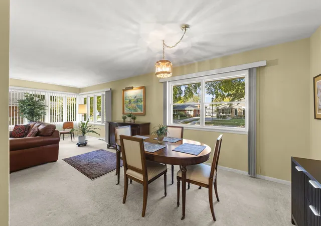 Photo 3 of Single family home for sale at 162 E Jackson St, Elmhurst, IL 60126 | MLS# 12774746 | Listing updated on 2026-10-28