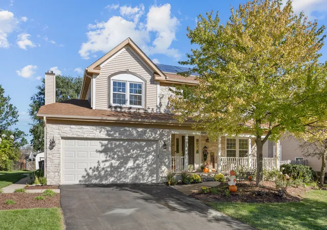 Photo 1 of Single family home for sale at 225 Farmhill Dr, Algonquin, IL 60102 | MLS# 12774756 | Listing updated on 2026-10-07