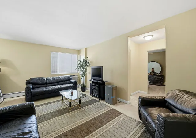 Photo 3 of Condo for sale at 1609 Howard St #2, Evanston, IL 60202 | MLS# 12774769 | Listing updated on 2026-10-08