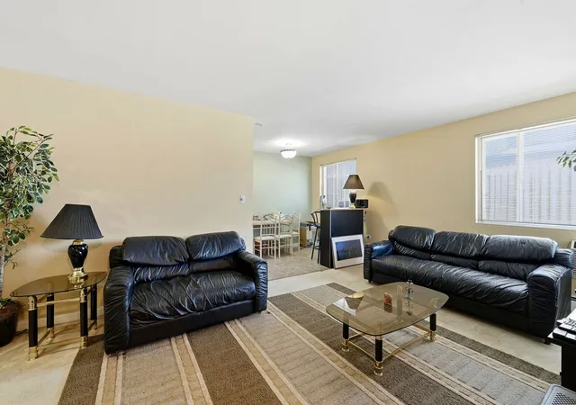 Photo 4 of Condo for sale at 1609 Howard St #2, Evanston, IL 60202 | MLS# 12774769 | Listing updated on 2026-10-08