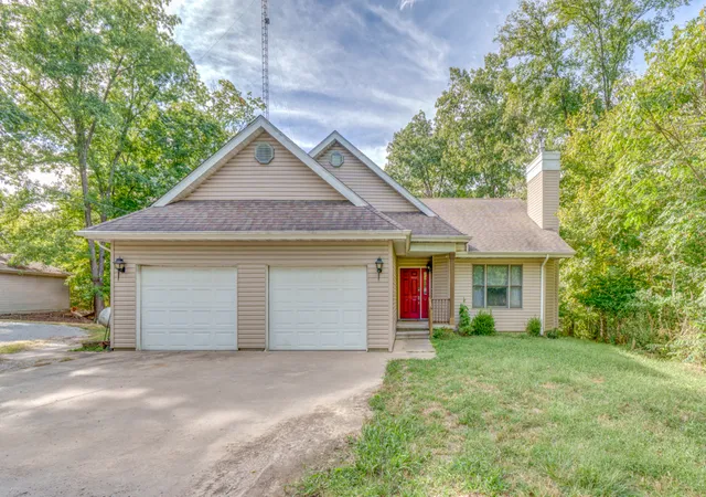 Single family home for sale at 18355 N Miller Lake Ln, Mt Vernon, IL 62864 | MLS# 12774774