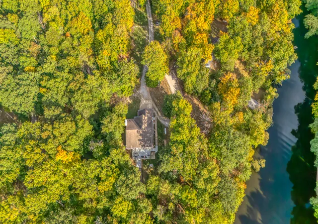Photo 4 of Single family home for sale at 18355 N Miller Lake Ln, Mt Vernon, IL 62864 | MLS# 12774774 | Listing updated on 2026-10-07