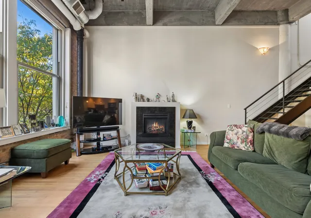 Photo 4 of Condo for sale at 2000 S Michigan Ave #304, Chicago, IL 60616 | MLS# 12774776 | Listing updated on 2026-10-08