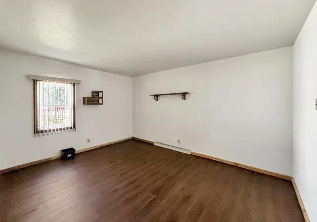 Photo 4 of Single family home for sale at 731 N Waddell Ave, Freeport, IL 61032 | MLS# 12774777 | Listing updated on 2026-10-07