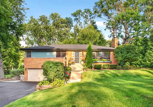 Single family home for sale at 12431 S 76th Avenue, Palos Heights, IL 60463 | MLS# 12774785