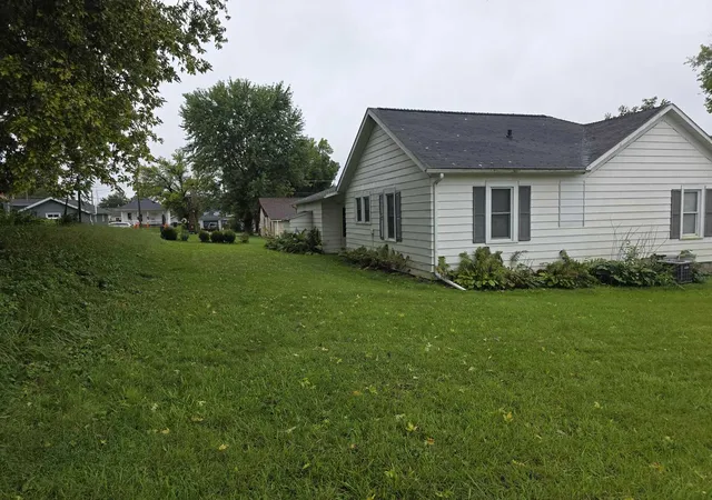 Photo 3 of Single family home for sale at 104 N Arthur St, Hanover, IL 61041 | MLS# 12774790 | Listing updated on 2026-10-07