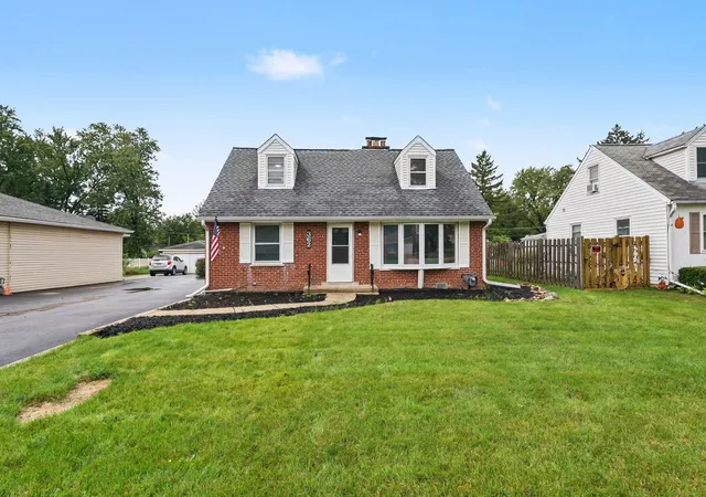 Photo 2 of Single family home for sale at 362 N Edgewood Ave, Lombard, IL 60148 | MLS# 12774793 | Listing updated on 2026-10-02
