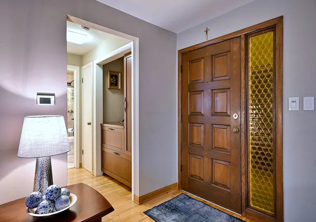 Listing Photo 4 - Condo for sale in building located at 2 N Dee Rd, Park Ridge, IL 60068 - Unit #203