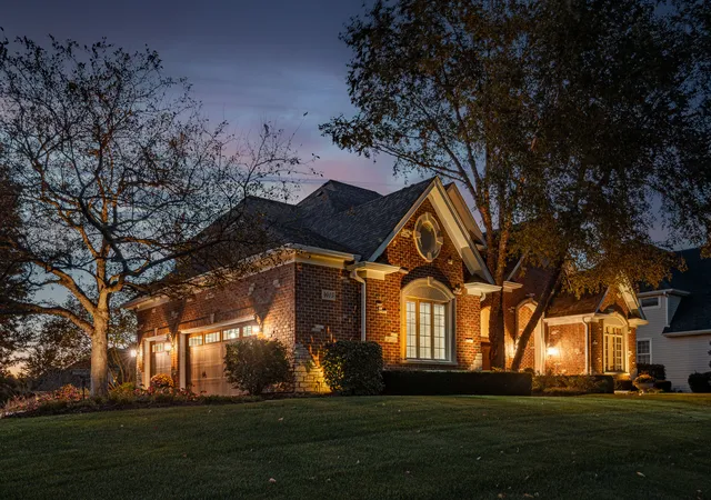 Photo 1 of Single family home for sale at 4015 Prairie Xing Dr, Saint Charles, IL 60175 | MLS# 12774807 | Listing updated on 2026-10-22