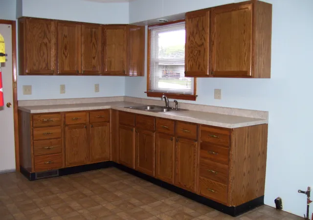 Photo 3 of Single family home for sale at 400 S Sangamon St, Bement, IL 61813 | MLS# 12774824 | Listing updated on 2026-10-07