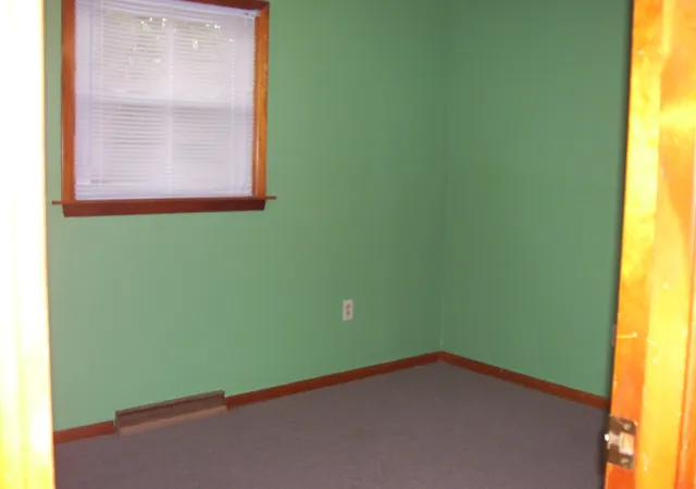 Photo 4 of Single family home for sale at 400 S Sangamon St, Bement, IL 61813 | MLS# 12774824 | Listing updated on 2026-10-07