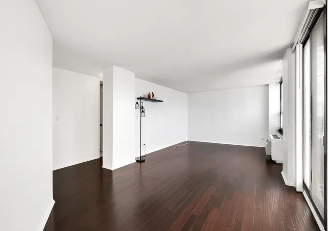 Photo 3 of Condo for sale at 3925 Triumvera Dr #12E, Glenview, IL 60025 | MLS# 12774828 | Listing updated on 2026-10-07
