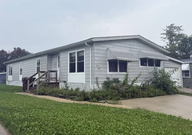 Photo 1 of Manufactured home for sale at 110 Huntsbridge Rd #110, Matteson, IL 60443 | MLS# 12774833 | Listing updated on 2026-10-07