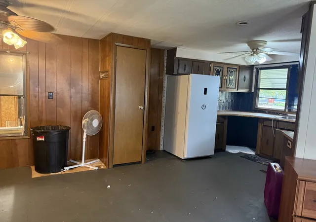 Photo 3 of Manufactured home for sale at 110 Huntsbridge Rd #110, Matteson, IL 60443 | MLS# 12774833 | Listing updated on 2026-10-07