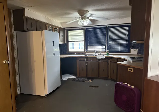 Photo 3 of Manufactured home for sale at 110 Huntsbridge Rd #110, Matteson, IL 60443 | MLS# 12774833 | Listing updated on 2026-10-07