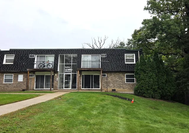 Photo 1 of Condo for sale at 10213 S 86th Terrace #103, Palos Hills, IL 60465 | MLS# 12774846 | Listing updated on 2026-10-07